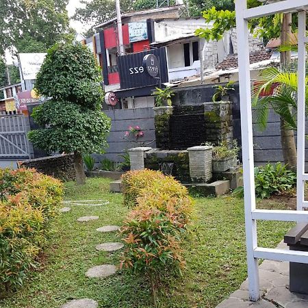 Embe Pitoe Syariah Gejayan RedPartner Hotel Pakualaman Luaran gambar