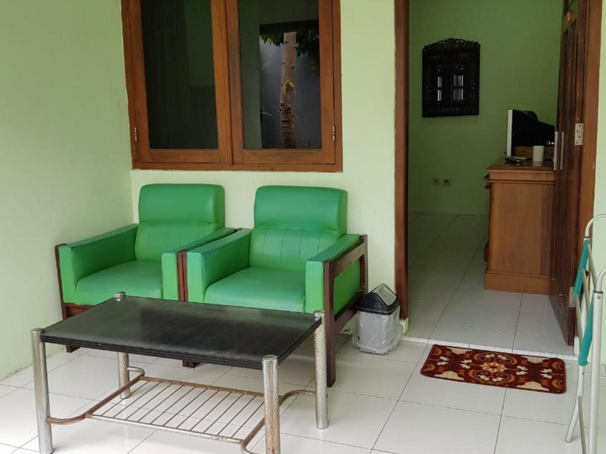 Embe Pitoe Syariah Gejayan RedPartner Hotel Pakualaman Luaran gambar
